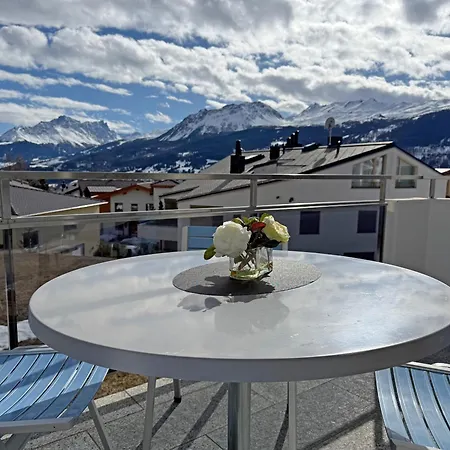 Stylish With Fireplace And Mountain View Lenz