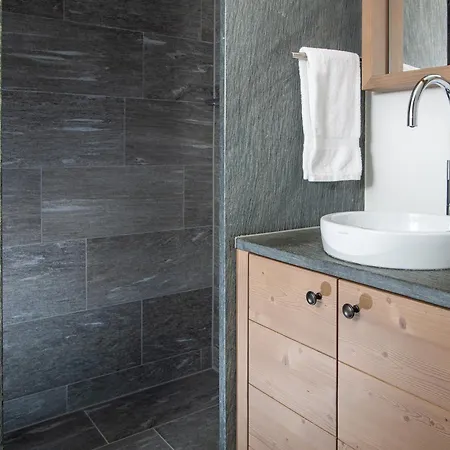 Arsas Fuer 4 Personen Lantsch-lenzerheide 아파트