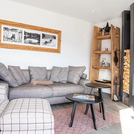 Lägenhet Stylish With Fireplace And Mountain View